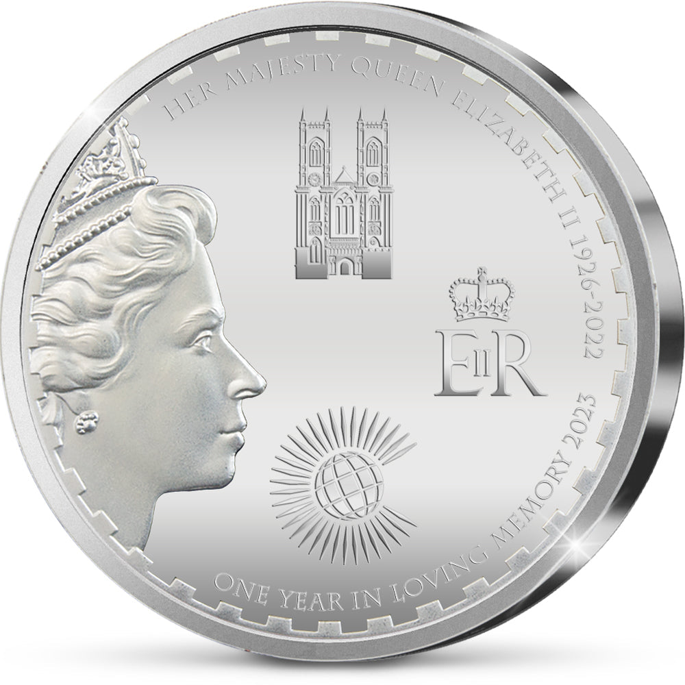 De Verzilverde Engelse “Her Majesty Queen Elizabeth II 1926-2022 One Year In Loving Memory 2023” Herdenkingsuitgifte